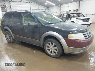 2008 Ford Taurus X SEL z VIN 1FMDK02W58GA42370, wystawiony jako IAAI lot #42535250 z przebiegiem Nie podano mil oraz . Historia ofert i sprzedaży dostępna na DreamBid. Obrazek 1.