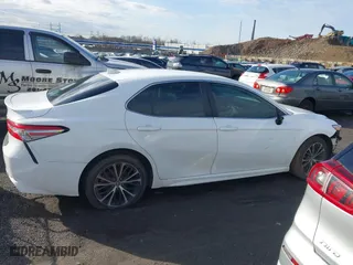 2020 Toyota Camry SE with VIN 4T1G11AKXLU983800, listed as a IAAI auction lot 41422524 with 337,897 mi miles. Bid and sale history available at carsss.com. Image 13.