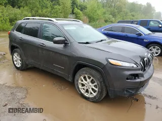 2016 Jeep Cherokee Latitude z VIN 1C4PJMCB0GW163707, wystawiony jako Copart lot #57449945 z przebiegiem 181 382 mil mil oraz Czysty tytuł • Clean title. Historia ofert i sprzedaży dostępna na DreamBid. Obrazek 4.