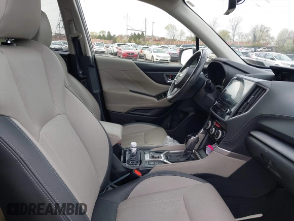 2019 Subaru Forester Limited with VIN JF2SKASC6KH431965, listed as a IAAI auction lot 42000207 with 31,496 mi miles. Bid and sale history available at carsss.com. Image 5.