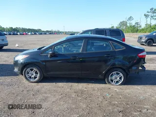 2019 Ford Fiesta SE z VIN 3FADP4BJ2KM159022, wystawiony jako IAAI lot #42269813 z przebiegiem 55 107 mil mil oraz . Historia ofert i sprzedaży dostępna na DreamBid. Obrazek 14.