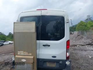2017 Ford Transit с VIN 1FTYR2CM8HKB32488, выставлен на аукционе IAAI как лот 41982742 с пробегом 235 114 миль миль и . История ставок и продаж доступна на DreamBid. Изображение 17.