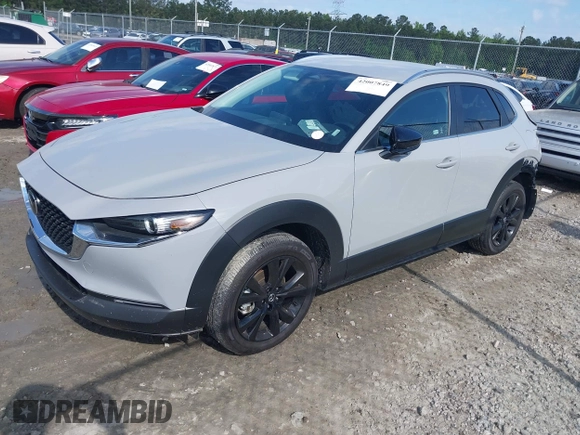 2025 Mazda CX-30 S Select Sport z VIN 3MVDMBBM8SM758071, wystawiony jako IAAI lot #42007849 z przebiegiem 8 678 mil mil oraz . Historia ofert i sprzedaży dostępna na DreamBid. Obrazek 17.