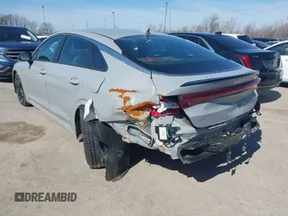 2024 Kia K5 GT-Line z VIN 5XXG64J22RG235225, wystawiony jako IAAI lot #41757058 z przebiegiem 13 071 mil mil oraz . Historia ofert i sprzedaży dostępna na DreamBid. Obrazek 3.