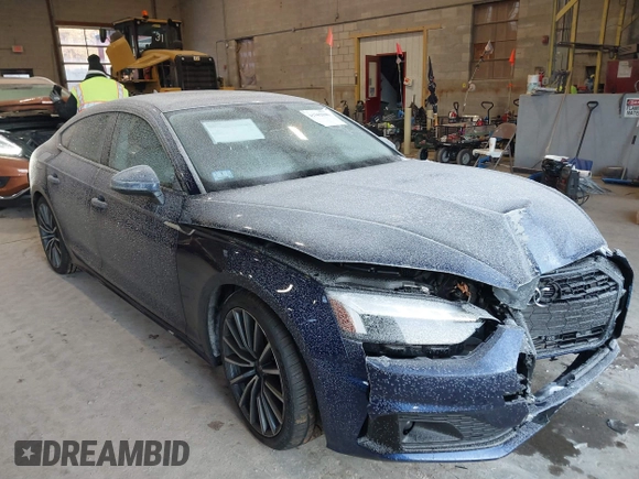 2022 Audi A5 Sportback Premium Plus z VIN WAUCBCF57NA005917, wystawiony jako IAAI lot #41362046 z przebiegiem 28 224 mil mil oraz . Historia ofert i sprzedaży dostępna na DreamBid. Obrazek 1.