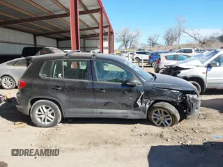 2011 Volkswagen Tiguan S z VIN WVGAV7AX9BW503628, wystawiony jako IAAI lot #41865959 z przebiegiem 121 863 mil mil oraz . Historia ofert i sprzedaży dostępna na DreamBid. Obrazek 13.