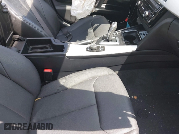 2018 BMW 3 Series 320i xDrive with VIN WBA8A3C5XJA505576, listed as a IAAI auction lot 42248730 with Not provided miles and . Bid and sale history available at DreamBid. Image 5.