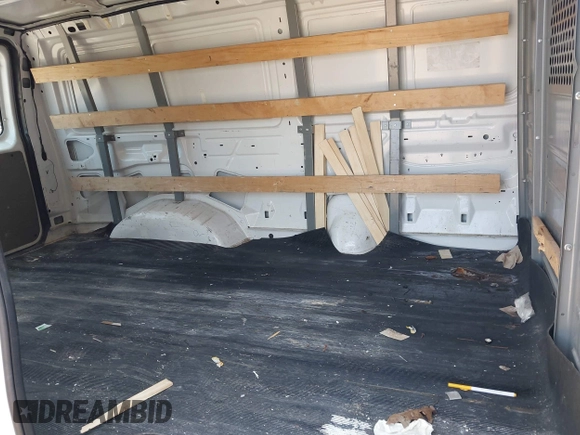 2013 Ford Econoline Cargo Commercial с VIN 1FTNE2EW1DDA31708, выставлен на аукционе IAAI как лот 42734811 с пробегом Не указан миль и . История ставок и продаж доступна на DreamBid. Изображение 8.