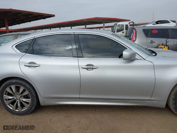 2013 Infiniti M37 with VIN JN1BY1AP8DM511461, listed as a IAAI auction lot 41545936 with 189,475 mi miles. Bid and sale history available at carsss.com. Image 13.