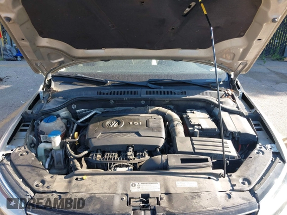 2015 Volkswagen Jetta SE with VIN 3VWD07AJ5FM318913, listed as a IAAI auction lot 42671952 with 120,169 mi miles and . Bid and sale history available at DreamBid. Image 10.