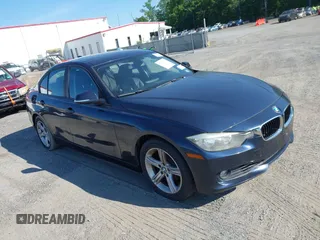 2013 BMW 3 Series 328i z VIN WBA3A5C59DF352718, wystawiony jako IAAI lot #42122838 z przebiegiem Nie podano mil oraz . Historia ofert i sprzedaży dostępna na DreamBid. Obrazek 1.