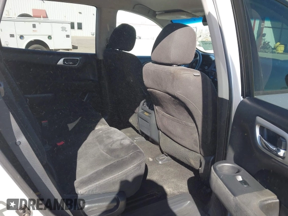 2014 Nissan Pathfinder S with VIN 5N1AR2MM7EC630151, listed as a IAAI auction lot 41844384 with 165,429 mi miles. Bid and sale history available at carsss.com. Image 8.