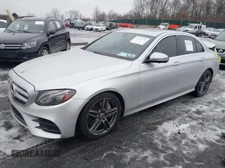 2020 Mercedes-Benz E 350 z VIN W1KZF8DB7LA818006, wystawiony jako IAAI lot #41521192 z przebiegiem 54 558 mil mil oraz . Historia ofert i sprzedaży dostępna na DreamBid. Obrazek 2.