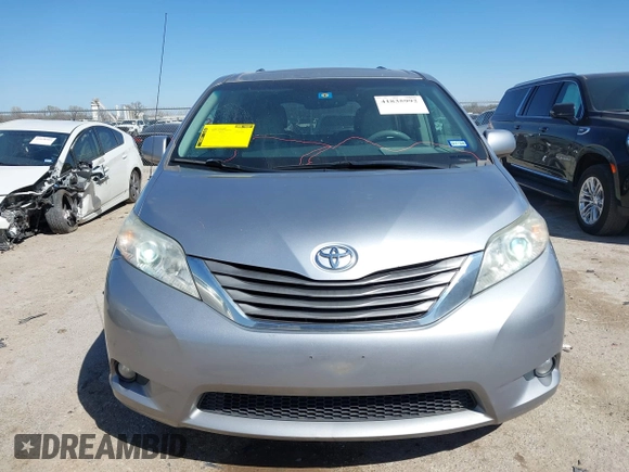 2011 Toyota Sienna XLE AAS with VIN 5TDYK3DCXBS172586, listed as a IAAI auction lot 41835992 with 203,599 mi miles. Bid and sale history available at carsss.com. Image 12.