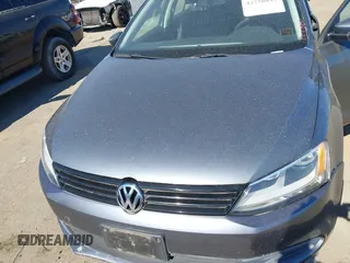 2014 Volkswagen Jetta SE с VIN 3VWD17AJ2EM227660, выставлен на аукционе IAAI как лот 42750849 с пробегом 126 489 миль миль и . История ставок и продаж доступна на DreamBid. Изображение 6.