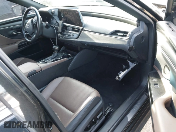 2023 Lexus ES with VIN 58ADA1C10PU026937, listed as a IAAI auction lot 41924903 with 135,947 mi miles. Bid and sale history available at carsss.com. Image 5.
