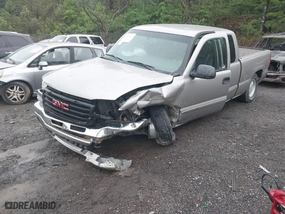 2003 GMC Sierra 1500 SLE with VIN 2GTEC19V231251709, listed as a IAAI auction lot 41973137 with 101,934 mi miles. Bid and sale history available at carsss.com. Image 2.