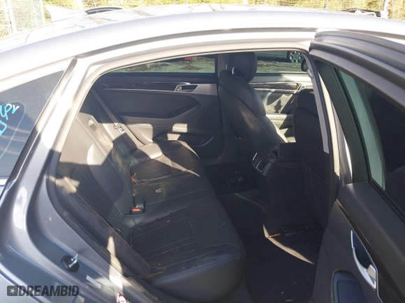 2016 Hyundai Genesis 3.8L with VIN KMHGN4JEXGU131372, listed as a IAAI auction lot 41091057 with 111,229 mi miles. Bid and sale history available at carsss.com. Image 8.