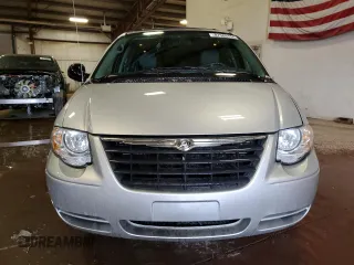 2007 Chrysler Town & Country LWB Touring with VIN 2A4GP54L57R279953, listed as a Copart auction lot 87589755 with 145,392 mi miles and Clean Title. Bid and sale history available at carsss.com. Image 5.