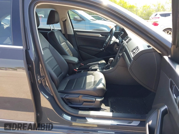 2016 Volkswagen Passat S with VIN 1VWAT7A31GC035276, listed as a IAAI auction lot 42525661 with 112,292 mi miles and . Bid and sale history available at DreamBid. Image 5.