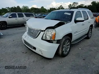 2007 GMC Yukon Denali z VIN 1GKFK63877J383310, wystawiony jako Copart lot #56122105 z przebiegiem 250 797 mil mil oraz Czysty tytuł • Clean title. Historia ofert i sprzedaży dostępna na DreamBid. Obrazek 15.