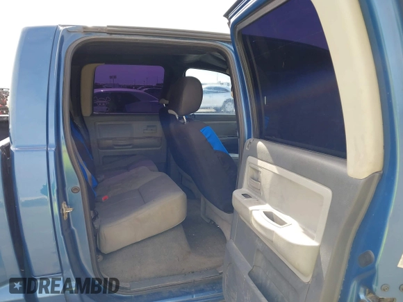 2006 Dodge Dakota SLT with VIN 1D7HE48K96S556831, listed as a IAAI auction lot 41681544 with 236,486 mi miles. Bid and sale history available at carsss.com. Image 8.