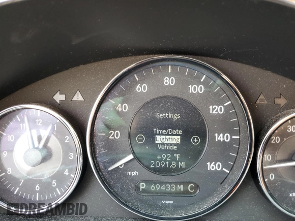 2007 Mercedes-Benz CLS 550 with VIN WDDDJ72X97A107205, listed as a Copart auction lot 70282894 with 69,433 mi miles and Salvage Title. Bid and sale history available at DreamBid. Image 9.