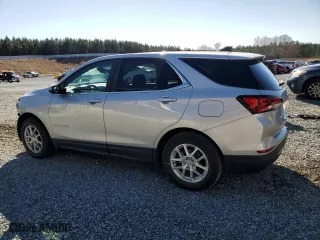 2022 Chevrolet Equinox LT with VIN 3GNAXKEV0NL257659, listed as a Copart auction lot 48996045 with 20,921 mi miles and Salvage Title. Bid and sale history available at carsss.com. Image 2.