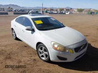 2013 Volvo S60 T5 Premier with VIN YV1612FS7D2178391, listed as a IAAI auction lot 41591133 with 111,688 mi miles. Bid and sale history available at carsss.com. Image 1.