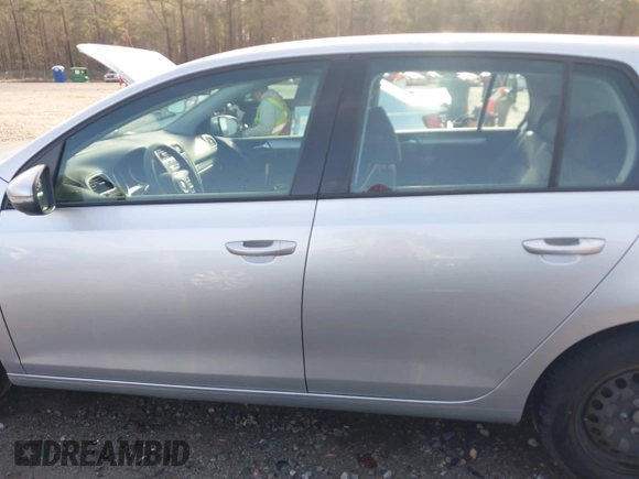 2011 Volkswagen Golf z VIN WVWDA7AJ7BW240211, wystawiony jako IAAI lot #41807381 z przebiegiem 220 246 mil mil oraz . Historia ofert i sprzedaży dostępna na DreamBid. Obrazek 14.
