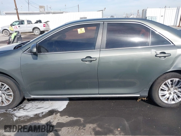 2014 Toyota Camry L with VIN 4T4BF1FK2ER404540, listed as a IAAI auction lot 40744025 with 1 mi miles. Bid and sale history available at carsss.com. Image 14.