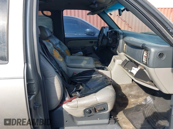 2001 Chevrolet Tahoe LS z VIN 1GNEC13T51R154488, wystawiony jako IAAI lot #41519004 z przebiegiem 400 208 mil mil oraz . Historia ofert i sprzedaży dostępna na DreamBid. Obrazek 5.