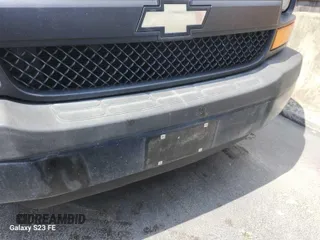 2013 Chevrolet Express Cargo z VIN 1GCSGAFX1D1169555, wystawiony jako IAAI lot #42530668 z przebiegiem 207 358 mil mil oraz . Historia ofert i sprzedaży dostępna na DreamBid. Obrazek 1.