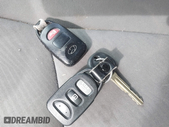 2013 Hyundai Elantra GLS z VIN 5NPDH4AE7DH161174, wystawiony jako IAAI lot #41785607 z przebiegiem 166 483 mil mil oraz . Historia ofert i sprzedaży dostępna na DreamBid. Obrazek 11.