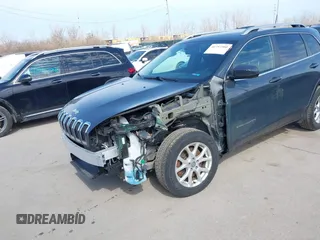 2018 Jeep Cherokee Latitude Plus z VIN 1C4PJMLB5JD569386, wystawiony jako IAAI lot #41757360 z przebiegiem 116 021 mil mil oraz . Historia ofert i sprzedaży dostępna na DreamBid. Obrazek 6.