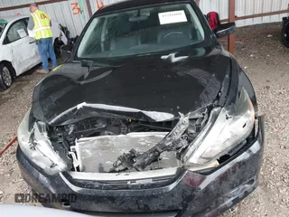 2017 Nissan Altima SL z VIN 1N4AL3AP5HC298778, wystawiony jako IAAI lot #42316000 z przebiegiem 145 566 mil mil oraz . Historia ofert i sprzedaży dostępna na DreamBid. Obrazek 13.