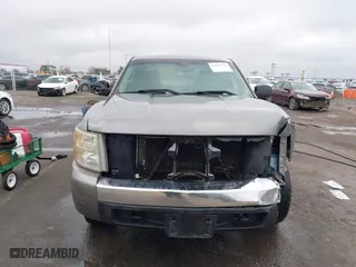 2007 Chevrolet Silverado 1500 LTZ with VIN 2GCEK13M571637081, listed as a IAAI auction lot 41085702 with 202,998 mi miles. Bid and sale history available at carsss.com. Image 13.