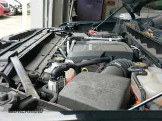 2022 Chevrolet Silverado 1500 RST z VIN 1GCUDEET8NZ622077, wystawiony jako IAAI lot #42713780 z przebiegiem 46 022 mil mil oraz . Historia ofert i sprzedaży dostępna na DreamBid. Obrazek 19.