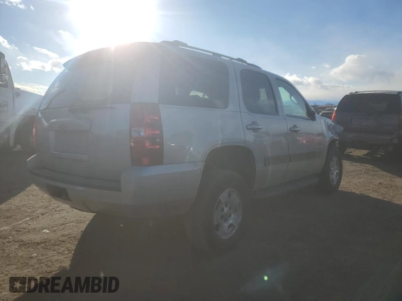 2013 Chevrolet Tahoe LS z VIN 1GNSKAE07DR129539, wystawiony jako Copart lot #86655974 z przebiegiem 120 655 mil mil oraz Szkoda całkowita • Salvage title. Historia ofert i sprzedaży dostępna na DreamBid. Obrazek 3.