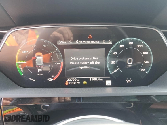 2024 Audi Q8 e-tron z VIN WA16AAGE9RB020144, wystawiony jako Copart lot #57145455 z przebiegiem 23 799 mil mil oraz Szkoda całkowita • Salvage title. Historia ofert i sprzedaży dostępna na DreamBid. Obrazek 9.