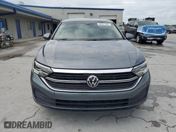 2022 Volkswagen Jetta SE with VIN 3VWEM7BU8NM010697, listed as a Copart auction lot 56521505 with 9,110 mi miles and Salvage title. Bid and sale history available at DreamBid. Image 5.