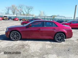 2019 Chrysler 300 with VIN 2C3CCAGG0KH586117, listed as a IAAI auction lot 41923456 with 86,174 mi miles. Bid and sale history available at carsss.com. Image 14.