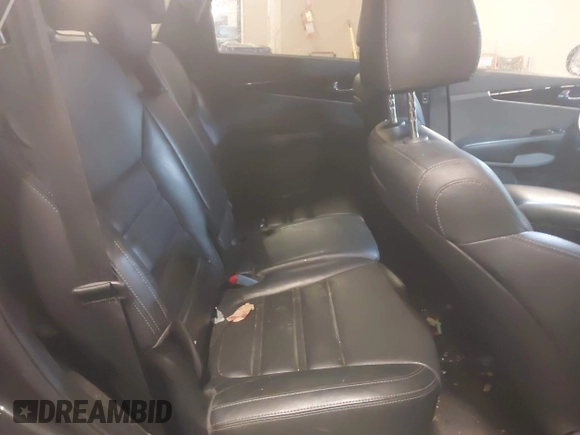 2019 Kia Sorento EX Sport V6 with VIN 5XYPH4A54KG493932, listed as a IAAI auction lot 41923939 with 119,427 mi miles. Bid and sale history available at carsss.com. Image 8.