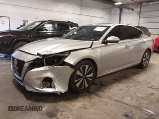 2019 Nissan Altima 2.5 SL with VIN 1N4BL4EV9KC199746, listed as a IAAI auction lot 41791017 with 86,064 mi miles. Bid and sale history available at carsss.com. Image 2.