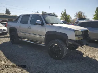 2006 Chevrolet Avalanche Z71 with VIN 3GNEK12Z26G206014, listed as a Copart auction lot 68658224 with 154,201 mi miles and Salvage Title. Bid and sale history available at carsss.com. Image 4.