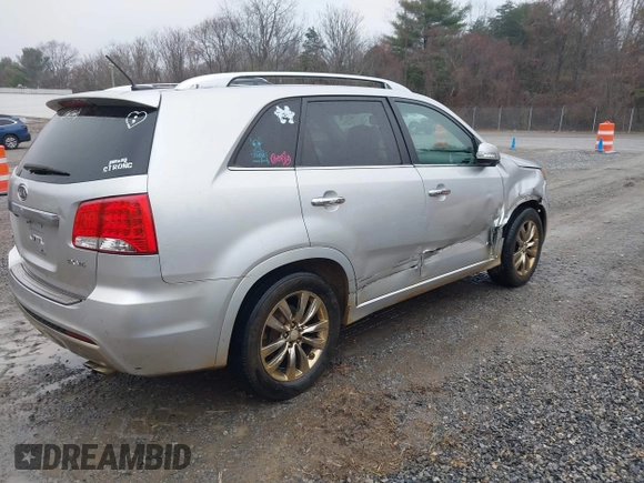 2013 Kia Sorento SX with VIN 5XYKWDA29DG342965, listed as a IAAI auction lot 41001039 with 163,760 mi miles. Bid and sale history available at carsss.com. Image 4.
