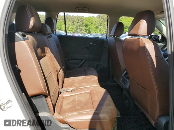 2023 Volkswagen Atlas SE with VIN 1V2WR2CA1PC530856, listed as a Copart auction lot 52601925 with 32,671 mi miles and Salvage title. Bid and sale history available at DreamBid. Image 11.