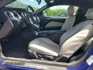 2014 Ford Mustang V6 z VIN 1ZVBP8AM9E5318520, wystawiony jako Copart lot #58080755 z przebiegiem 67 778 mil mil oraz Szkoda całkowita • Salvage title. Historia ofert i sprzedaży dostępna na DreamBid. Obrazek 7.