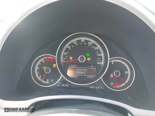 2019 Volkswagen Beetle SE with VIN 3VWJD7AT6KM713525, listed as a IAAI auction lot 41508195 with 73,360 mi miles. Bid and sale history available at carsss.com. Image 7.