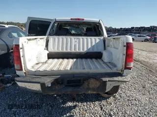 2007 GMC Sierra 1500 SLT z VIN 3GTEK13367G532144, wystawiony jako IAAI lot #41237508 z przebiegiem Nie podano mil oraz . Historia ofert i sprzedaży dostępna na DreamBid. Obrazek 17.